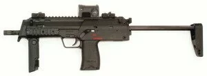 Пистолет-пулемет Heckler - Koch HK MP7A1 с разложенными прикладом и передней рукояткой